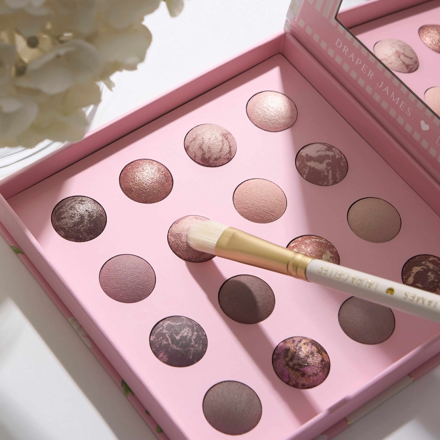 Draper James x Laura Geller Marble-ous Eyes Palette & Brush Set (2PC)